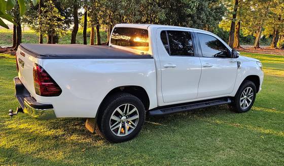 TOYOTA HILUX 2.8 SRV 4X4 CD 16V DIESEL 4P AUTOMÁTICO TOYOTA HILUX 2.8 SRV 4X4 CD 16V DIESEL 4P AUTOMÁTICO